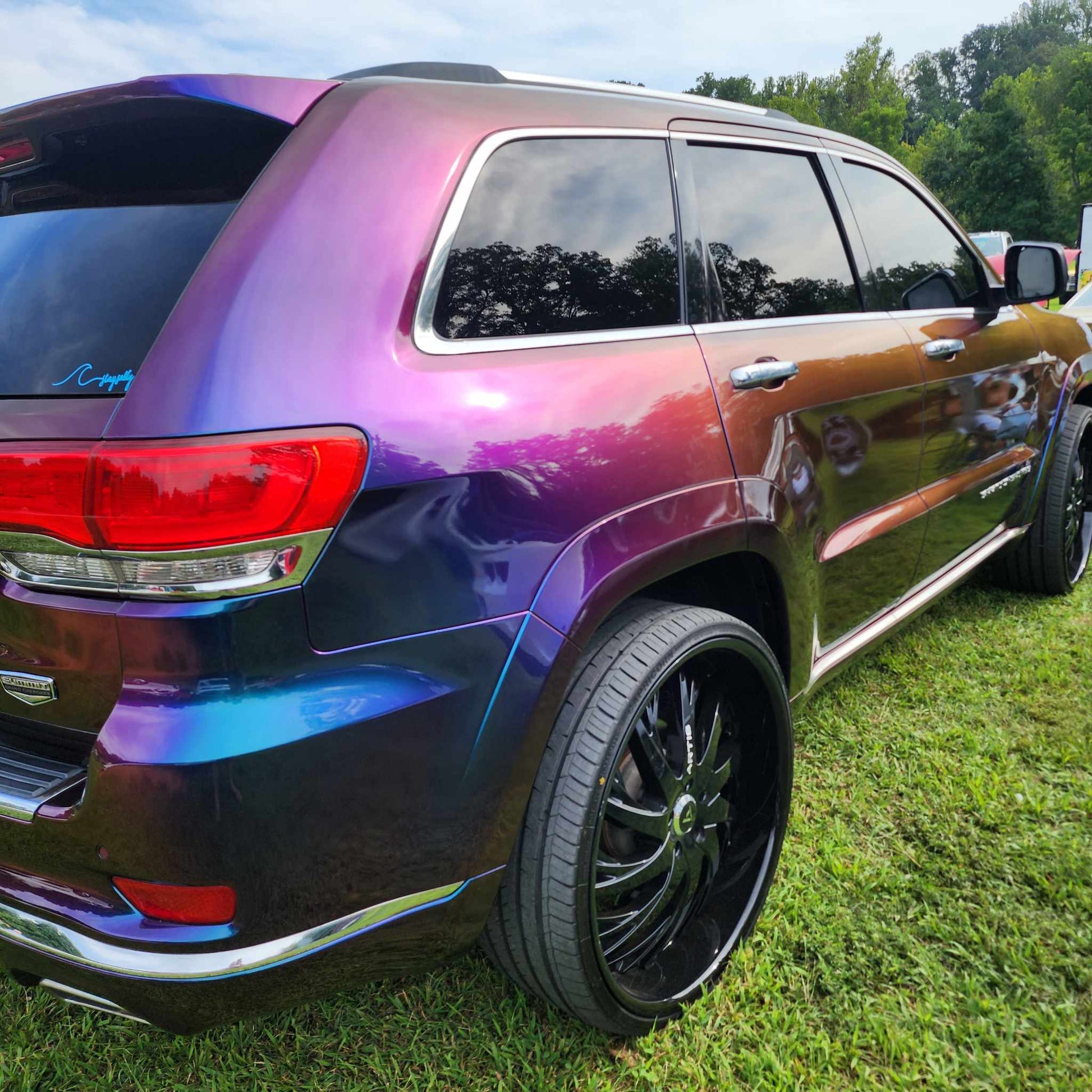 Blue to Purple Chameleon – Dynamic Color-Shifting Automotive Paint